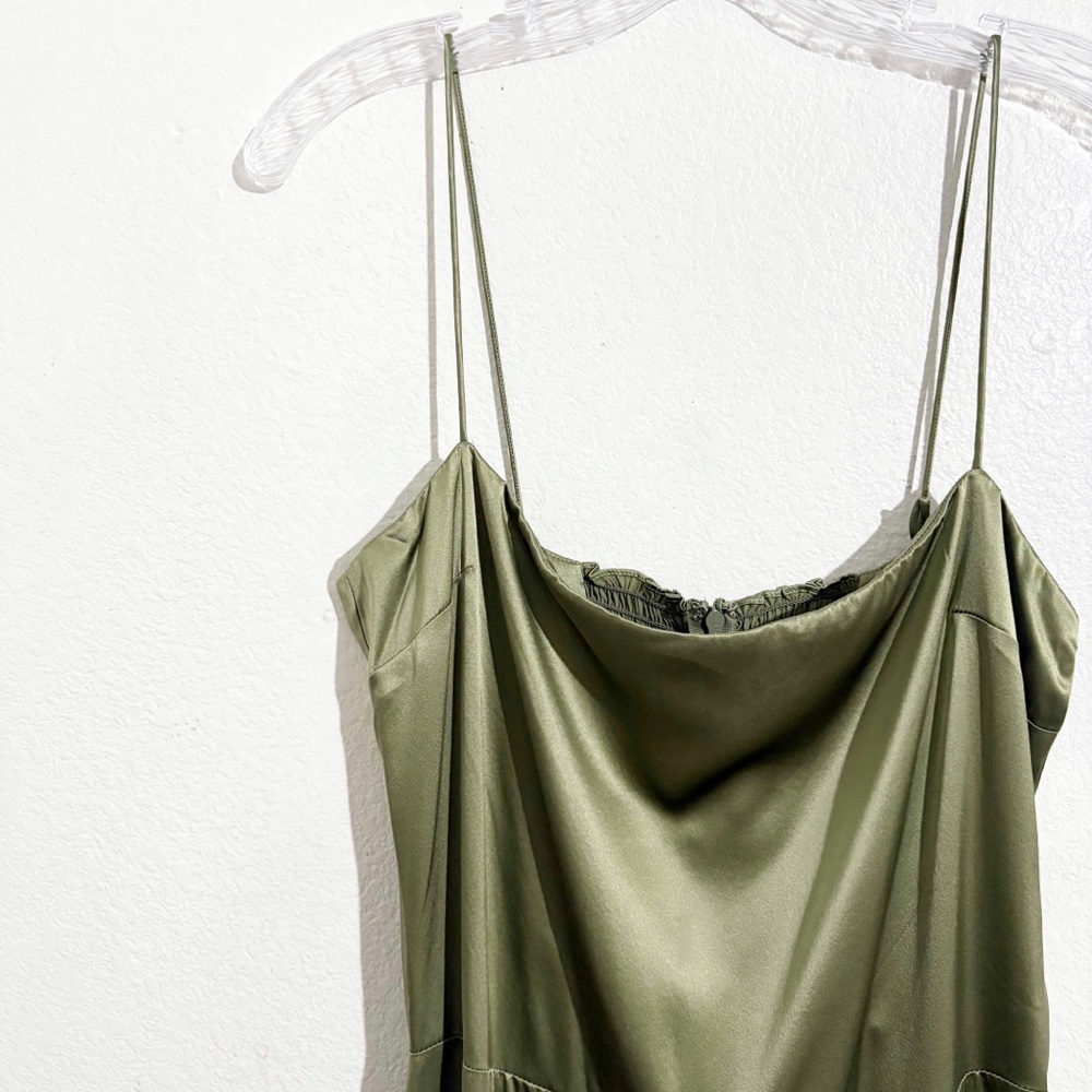 NWT Reformation Sage Silk‎ Jumpsuit in Artichoke - Picture 8 of 12